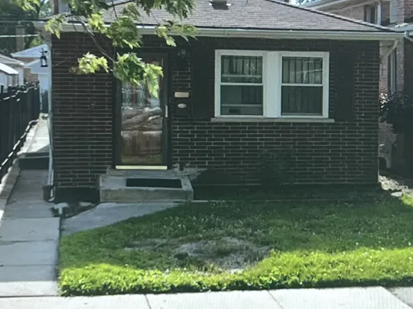 9236 S Parnell Ave, Chicago, IL 60620