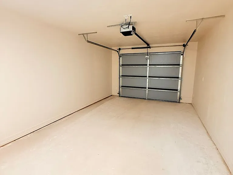 207 N Ridge St — Photo 14