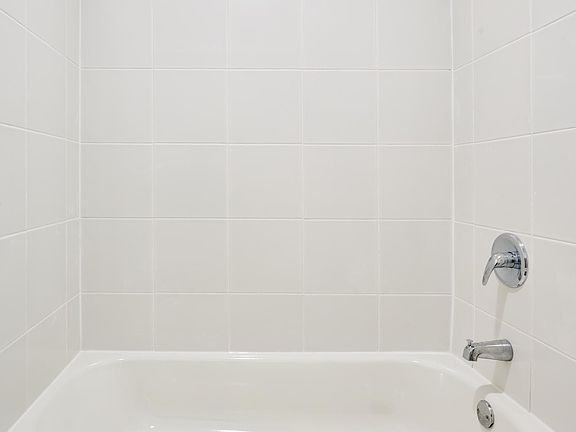 2nd image of 813 Elsmere Pl #2