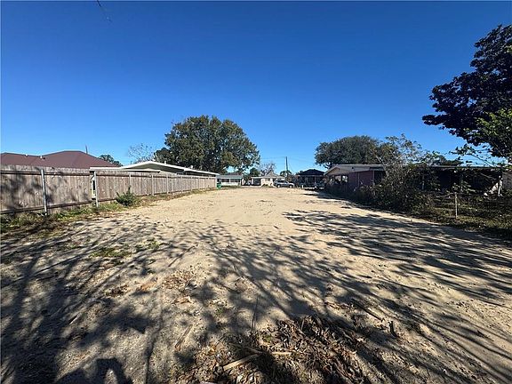 3rd image of 8008 Versailles St