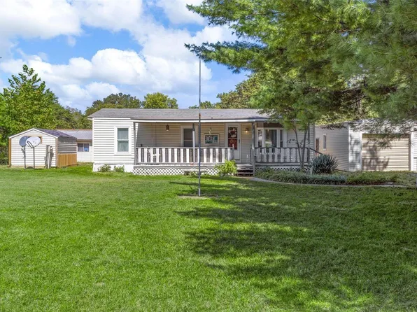6 Lakeside Dr, Elsberry, MO 63343