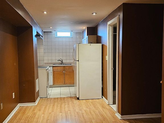 3rd image of 2662 Bur Oak Ave