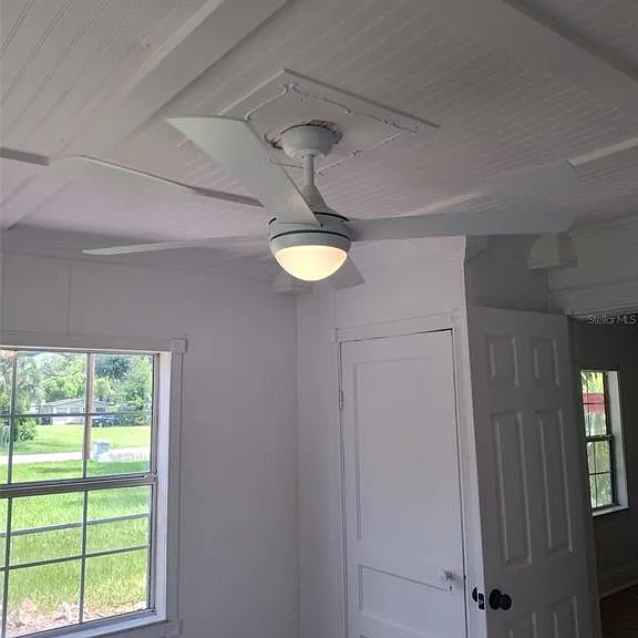 2120 Carlton Dr — Photo 7