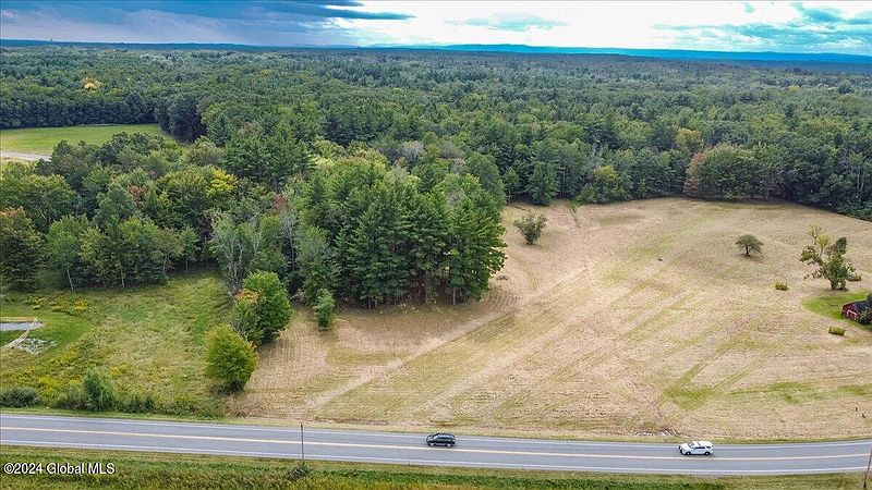4th image of 271/257 Round Lake Road