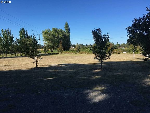 3rd image of 5113 NE 137th Ave