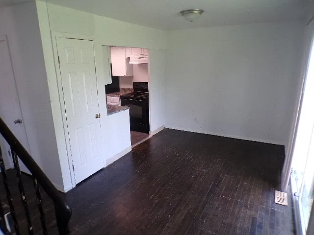 3024 Rotunda Ct S — Photo 2