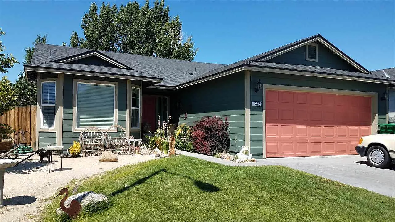242 Heather Ln photo 1