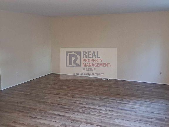 4th image of 15323 Berry Valley Dr SE