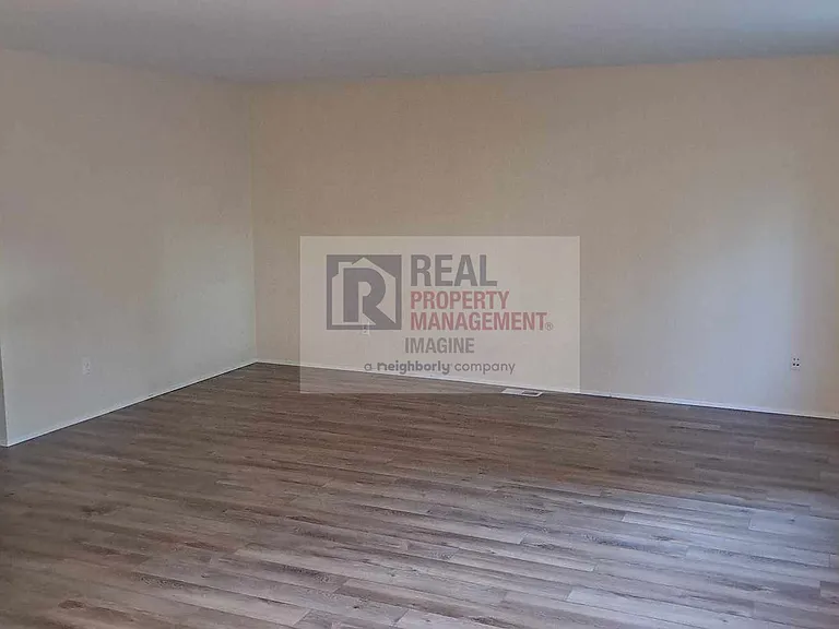 15323 Berry Valley Dr SE — Photo 3