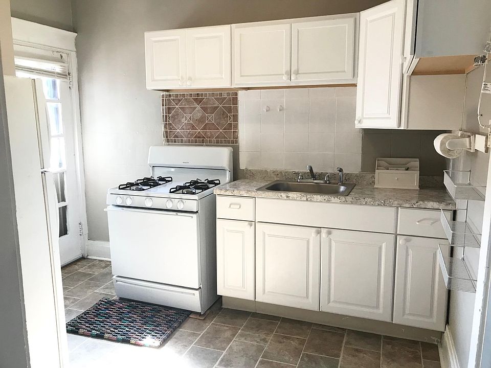 1st image of 422 Skillen St #12