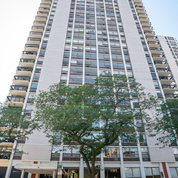 1st image of 1455 N Sandburg Ter #602