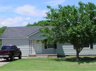 1013 10th St, Snyder, OK 73566