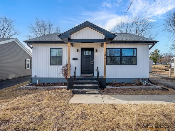 1217 Wild St, Sycamore, IL 60178