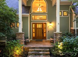301 Gateway Dr, Hendersonville, NC 28739