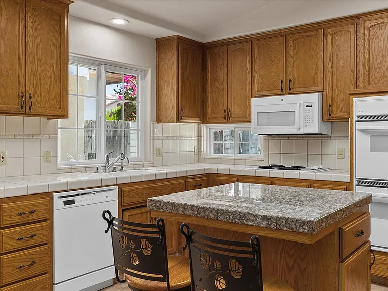 6016 Kings Canyon Dr — Photo 21
