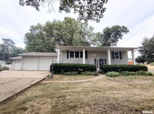 306 N Sunset Dr, Manito, IL 61546
