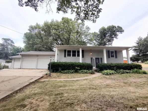 306 N Sunset Dr, Manito, IL 61546