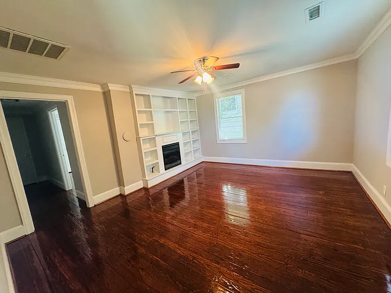 95 Alexandria Pike #4 — Photo 2