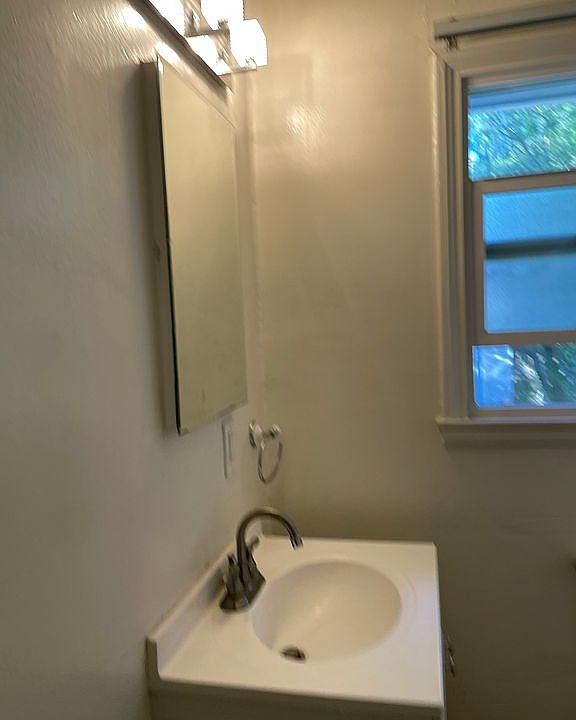 1st image of 4432 Le Park Dr