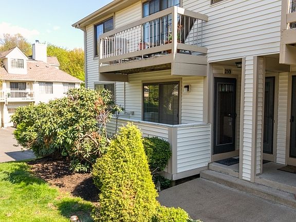 4th image of 2301 Privet Way
