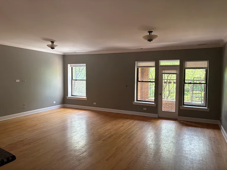 704 E 51st St #3W — Photo 2
