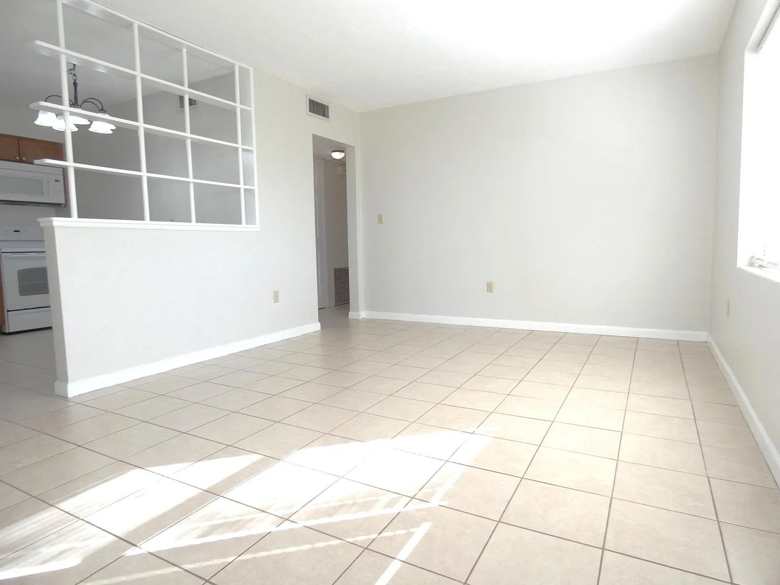 1968 Lanier Ct — Photo 3