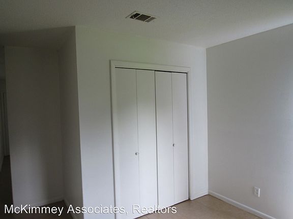 5th image of 1406 S Bailey St