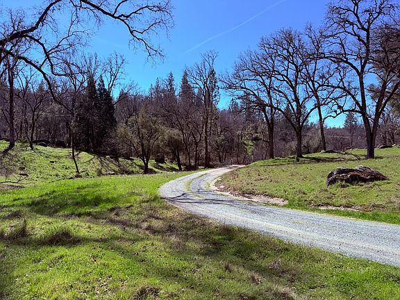 4th image of 2901 Cedar Creek Rd