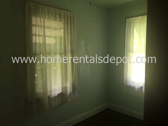 4th image of 818 Kentucky Ave
