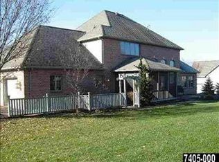 1332 Rosepointe Dr, York, PA