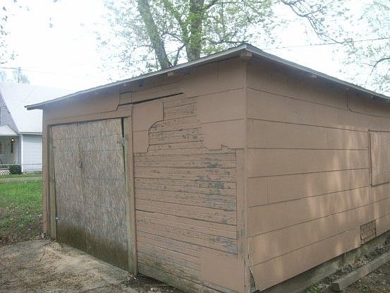 2nd image of 601 Fairview Ave