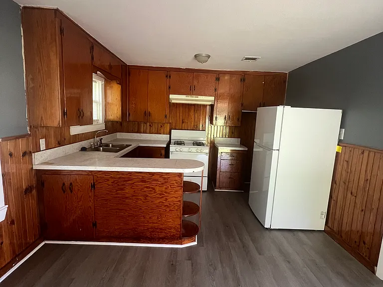 303 W Line Ave — Photo 4