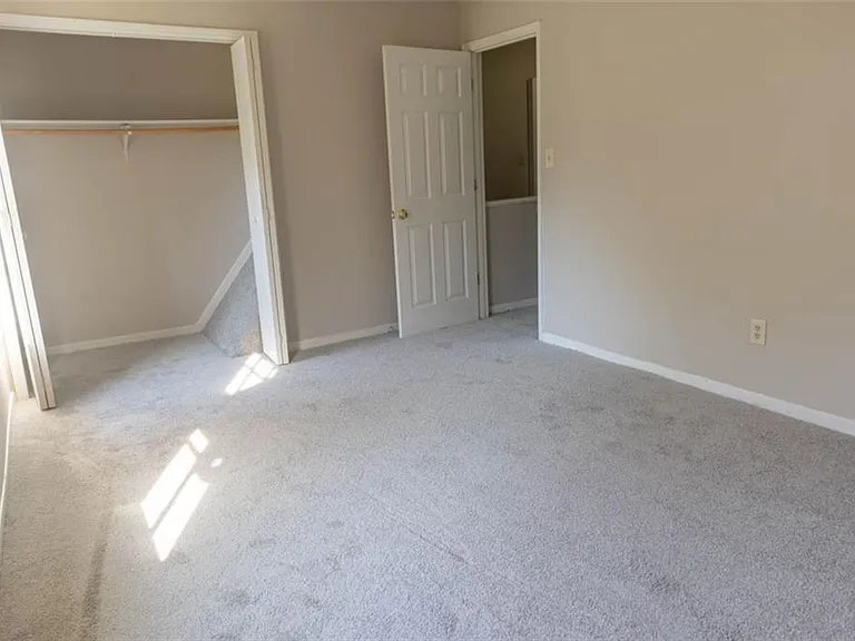 721 Redland Dr — Photo 8