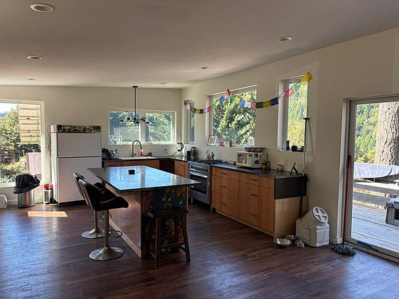 4th image of 77320 Usal Rd