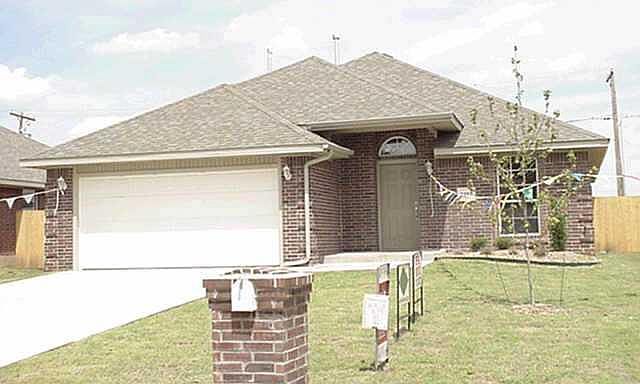 1st image of 1412 N Sunrise Dr