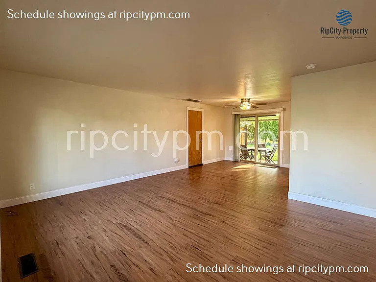 11430 SW 121st Ave — Photo 3