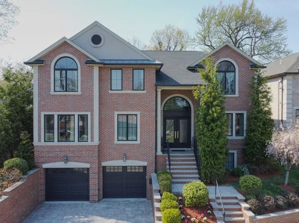 1295 Abbott Blvd, Fort Lee, NJ 07024