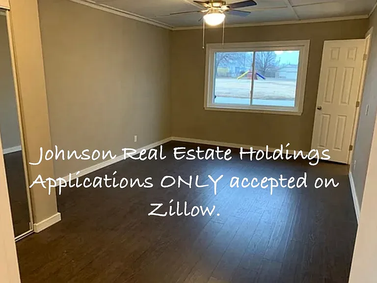 437 NE Myers Ave — Photo 6