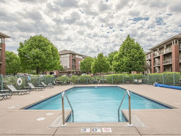 Prairie Crest Apartments — Photo 48