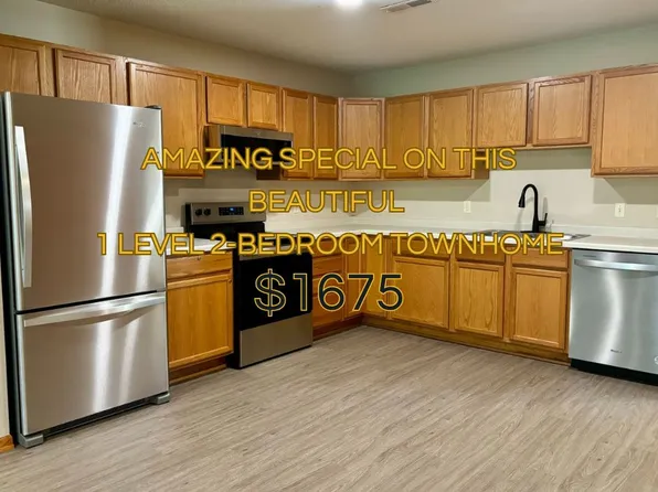 323 Williamsburg Pl APT A, New Richmond, WI 54017