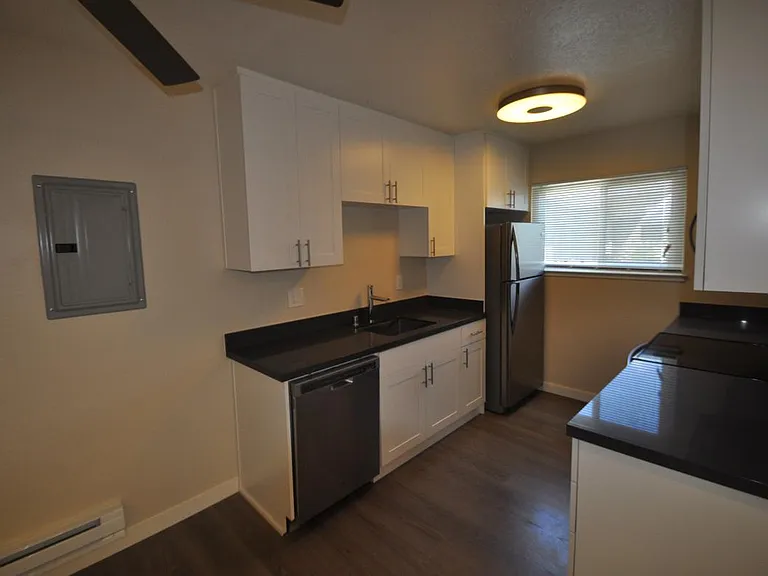 471 Acalanes Dr #30 — Photo 4