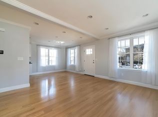 260 Forest St #26, Waltham, MA 02452