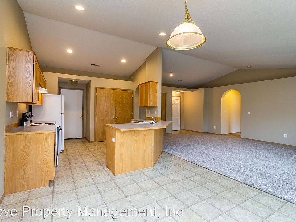 1st image of 9407 NE 39th Ave