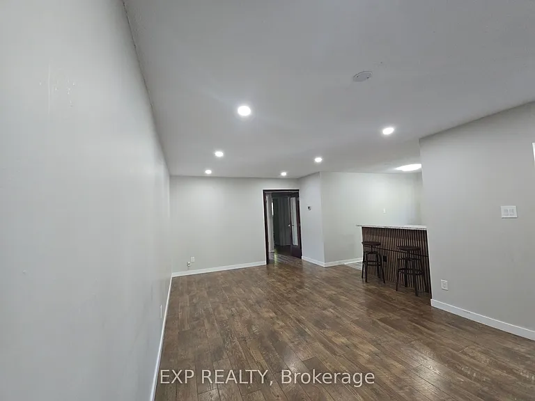 87 Wellington St E #MAIN LEVEL — Photo 9