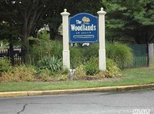 114 Cardinal Ln APT 1A, Islip, NY 11751