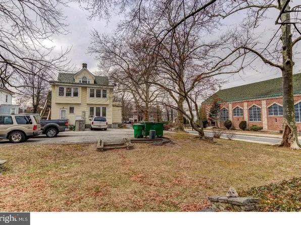 303-305 Sharon Ave, Sharon Hill, PA