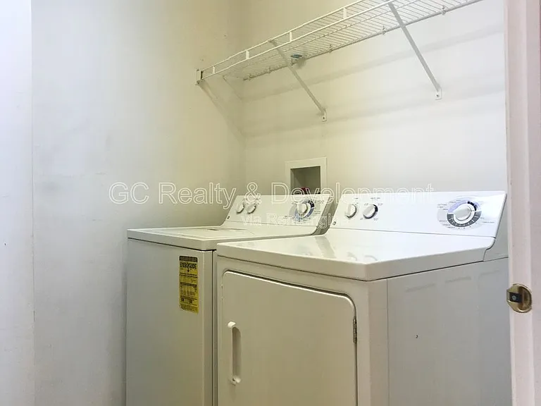 922 Kings Canyon Dr — Photo 20
