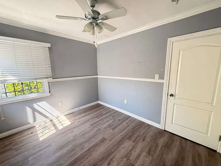 586 E Fairview Blvd — Photo 9