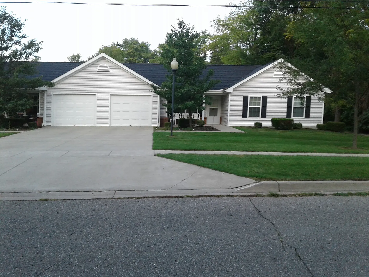 Hampton Pointe — Photo 2