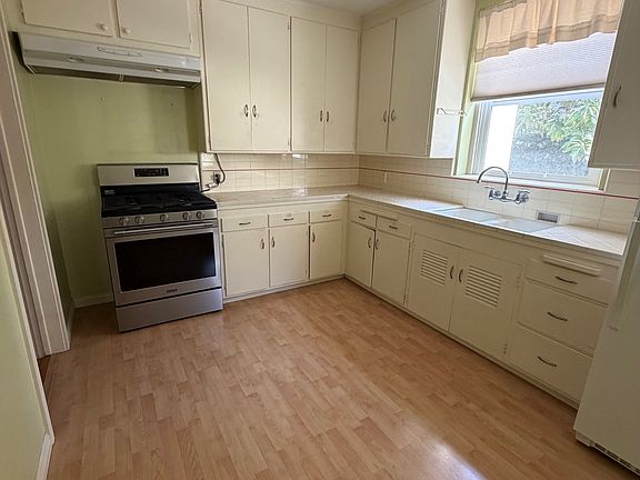 4th image of 4147 Jasmine Ave
